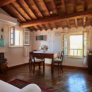  Apartment Central- Views - Air Conditioning - Easy Parking -self Check In Italy